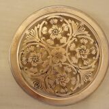 Flower motif trivet