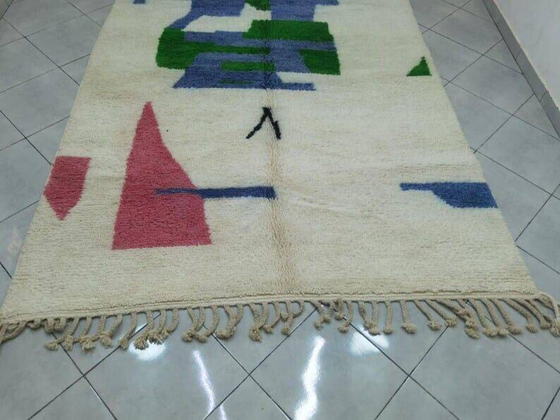 Beni Ourain rug, handwoven, traditional artisan size 150-250 cm.