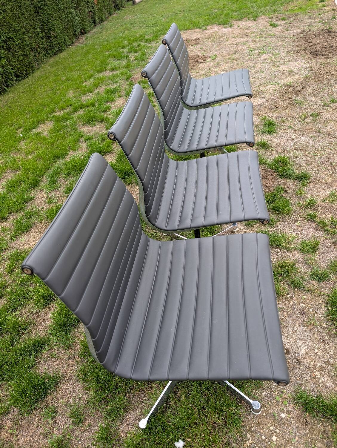 4 Herman Miller chairs designed by Charles Eames