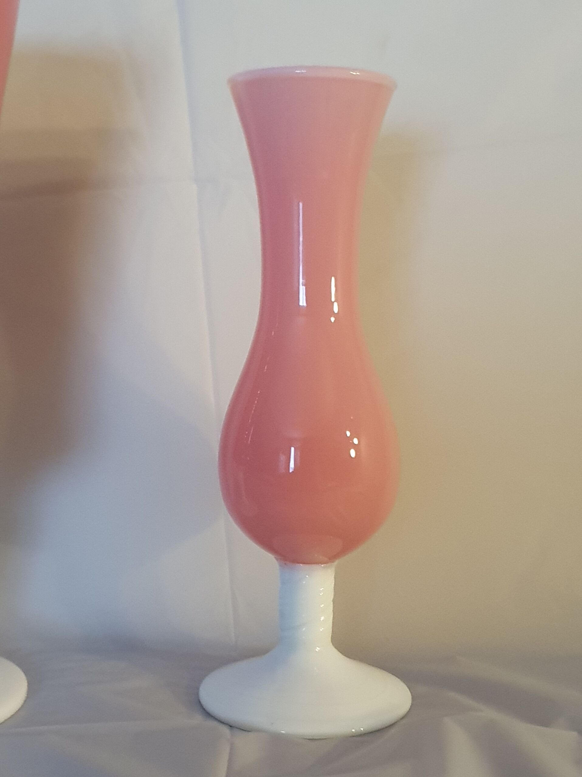 Lot de 2 vases soliflore opaline