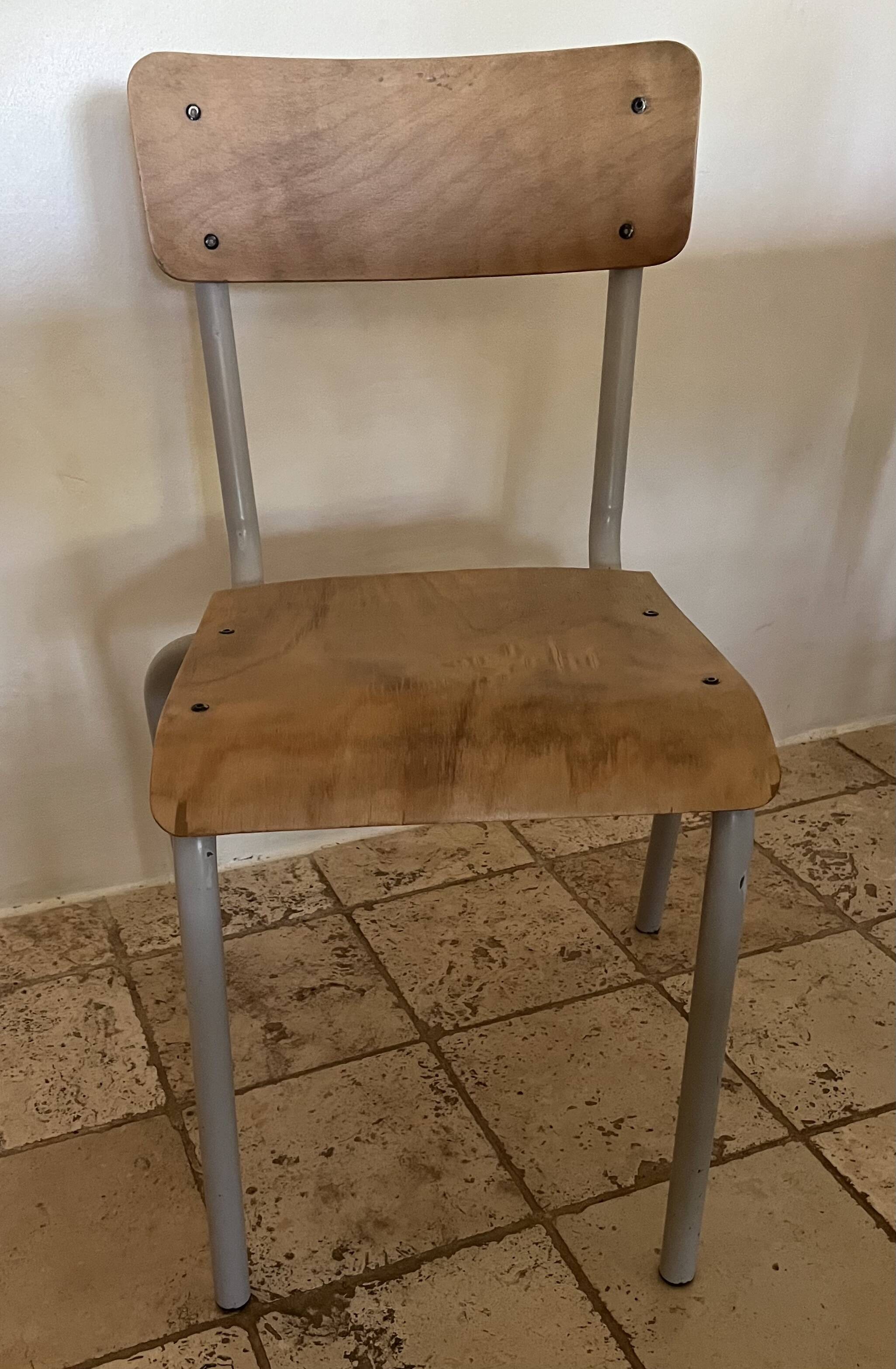 Chaise d'écolier vintage