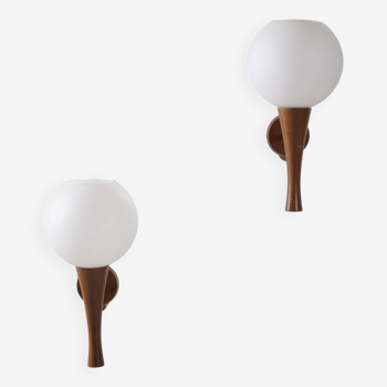 Pair of Scandinavian wall lights