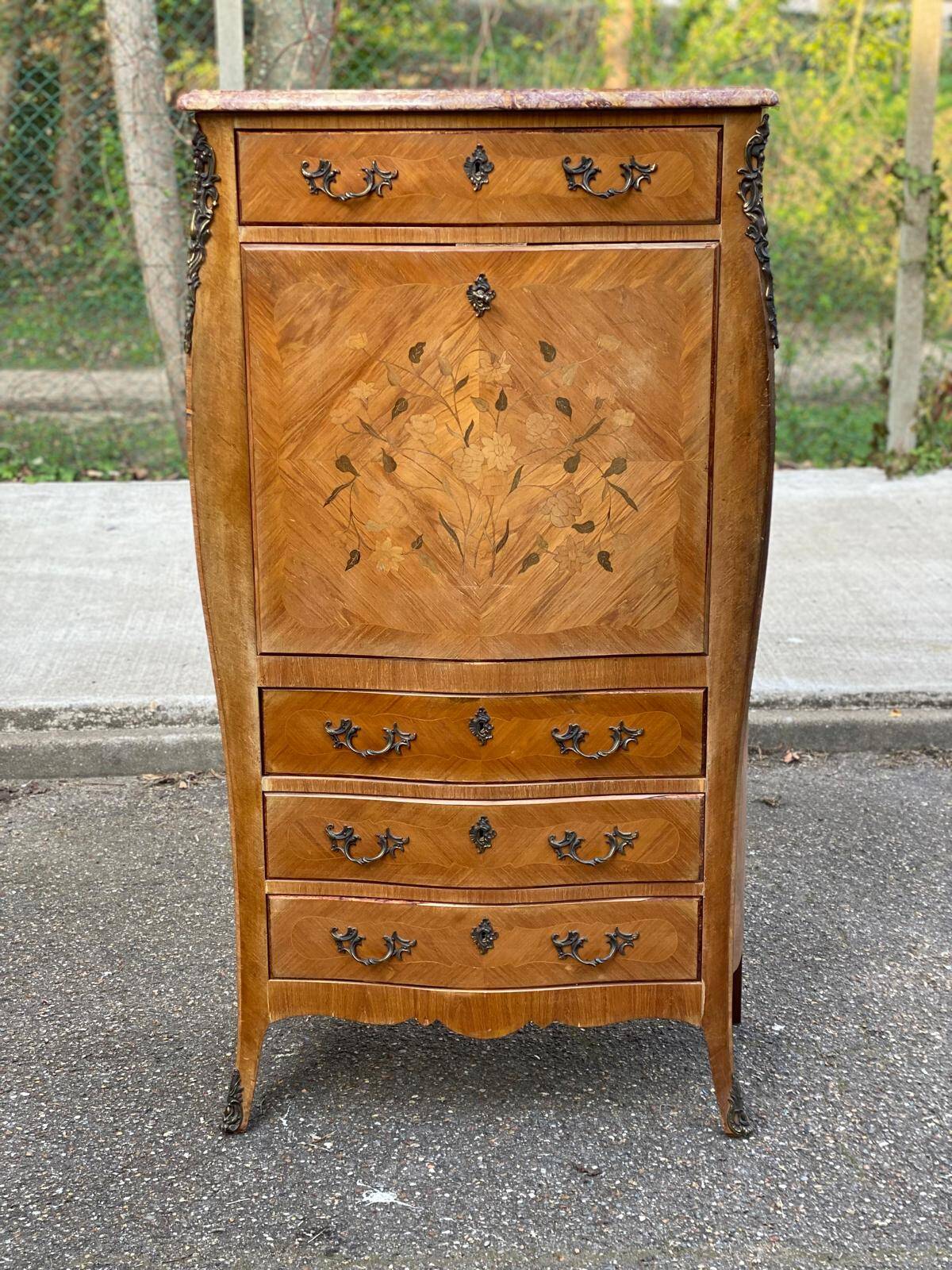 Curved secretary in Louis XV marquetry