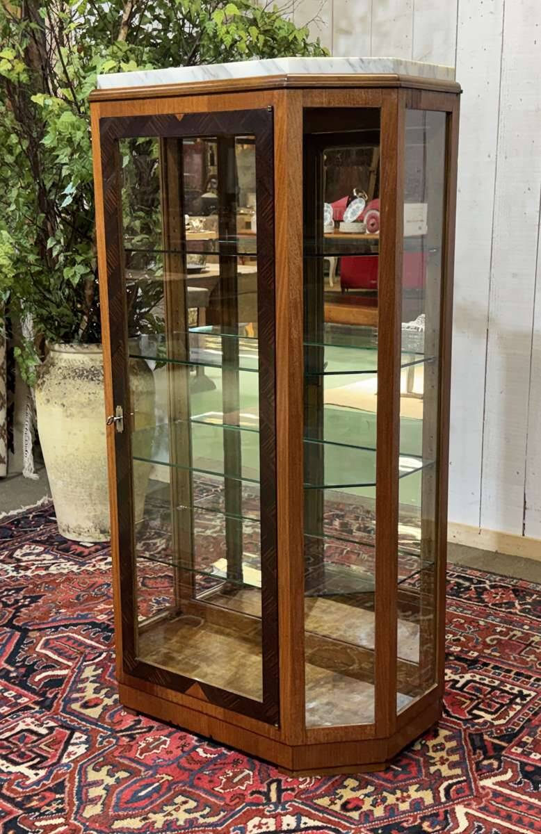 Vitrine Art déco en acajou, palissandre et dessus marbre blanc