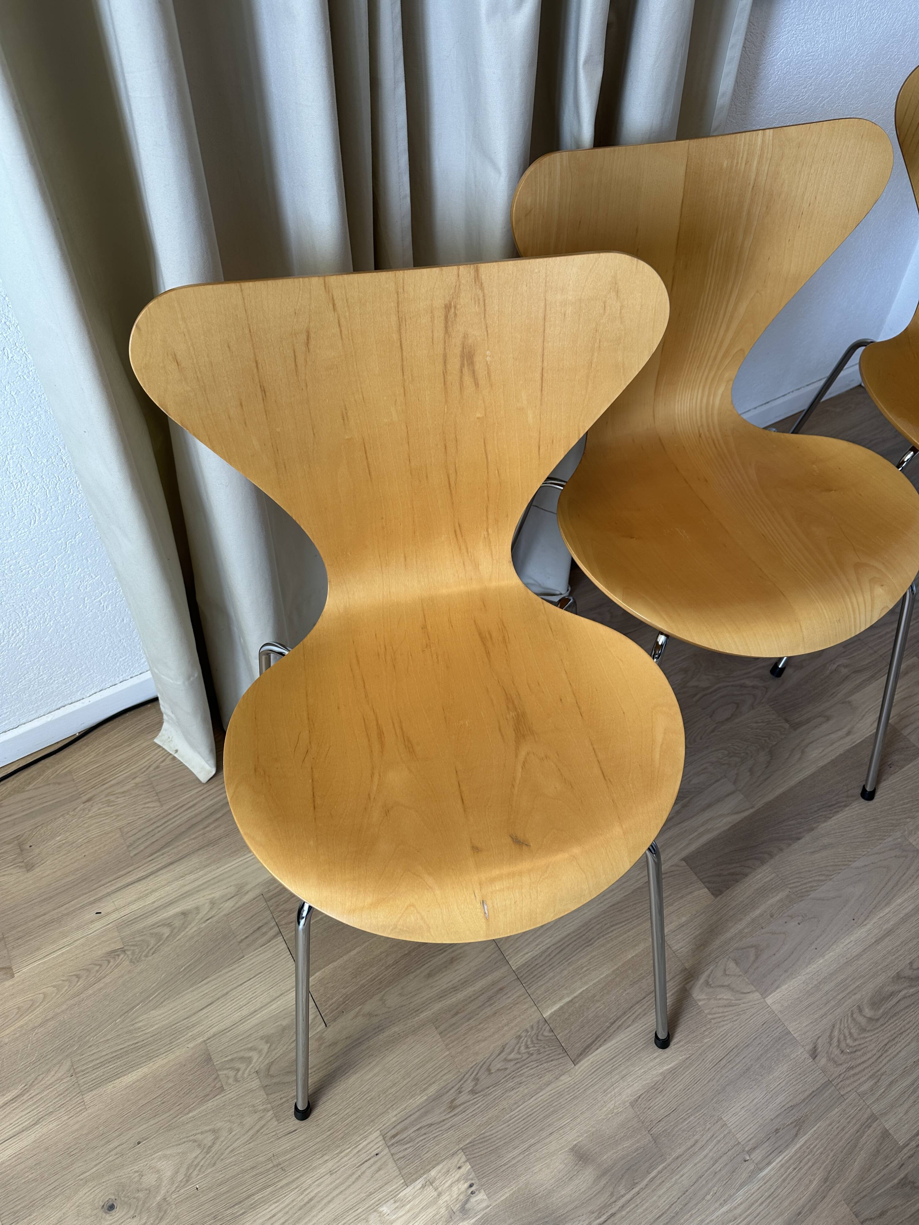Set of 4 Serie 7 chairs (3107) by Arne Jacobsen / Fritz Hansen