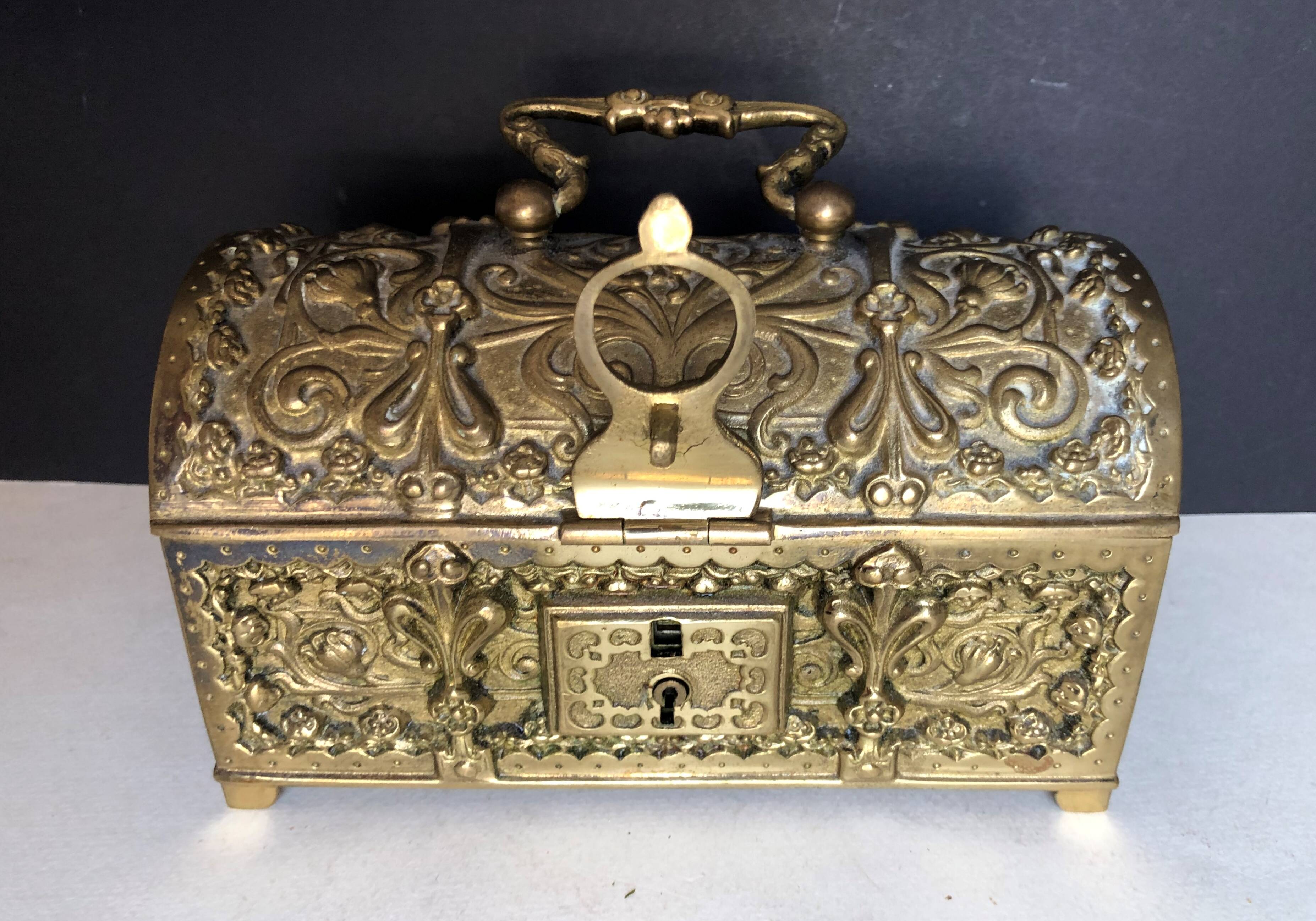 Gilded bronze jewelry chest