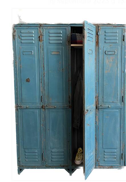 4-door industrial locker room