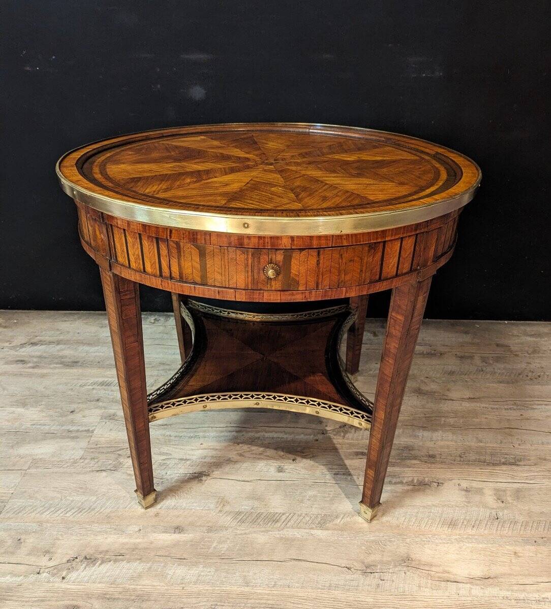 Louis XVI side table in marquetry