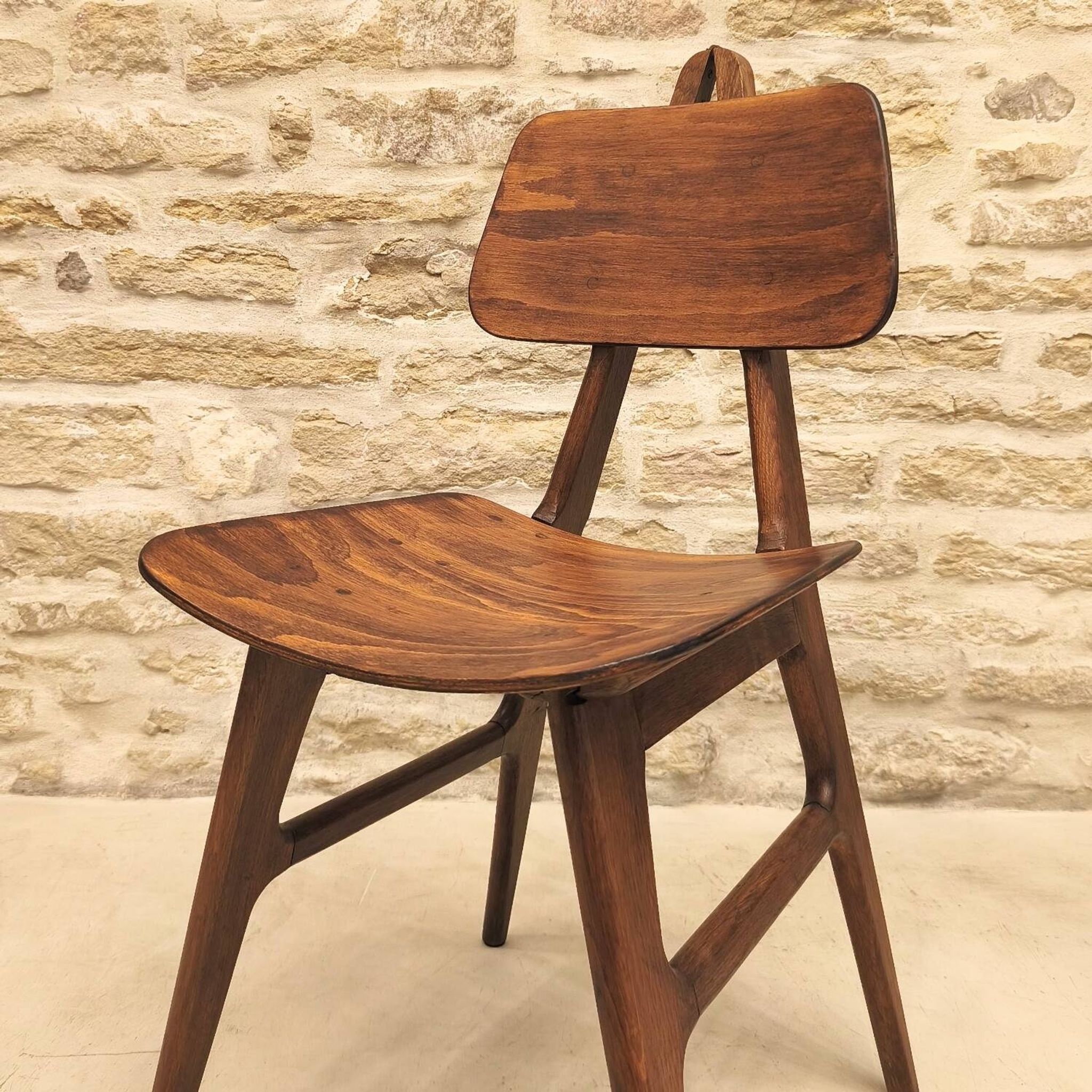 Dismantlable chair by the manufacturer Atelier Saint Sabin, 1950