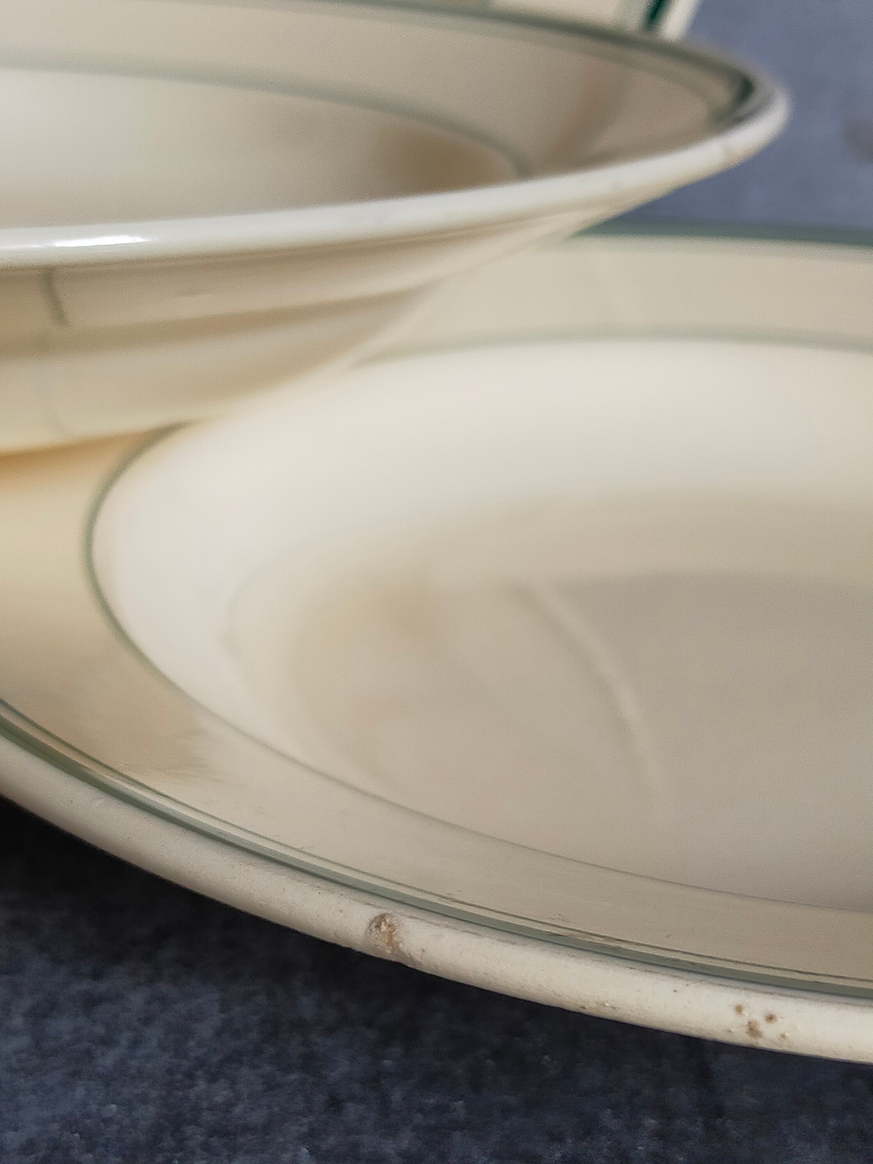 Four plates l'Amandinoise de Saint-Amand ancient