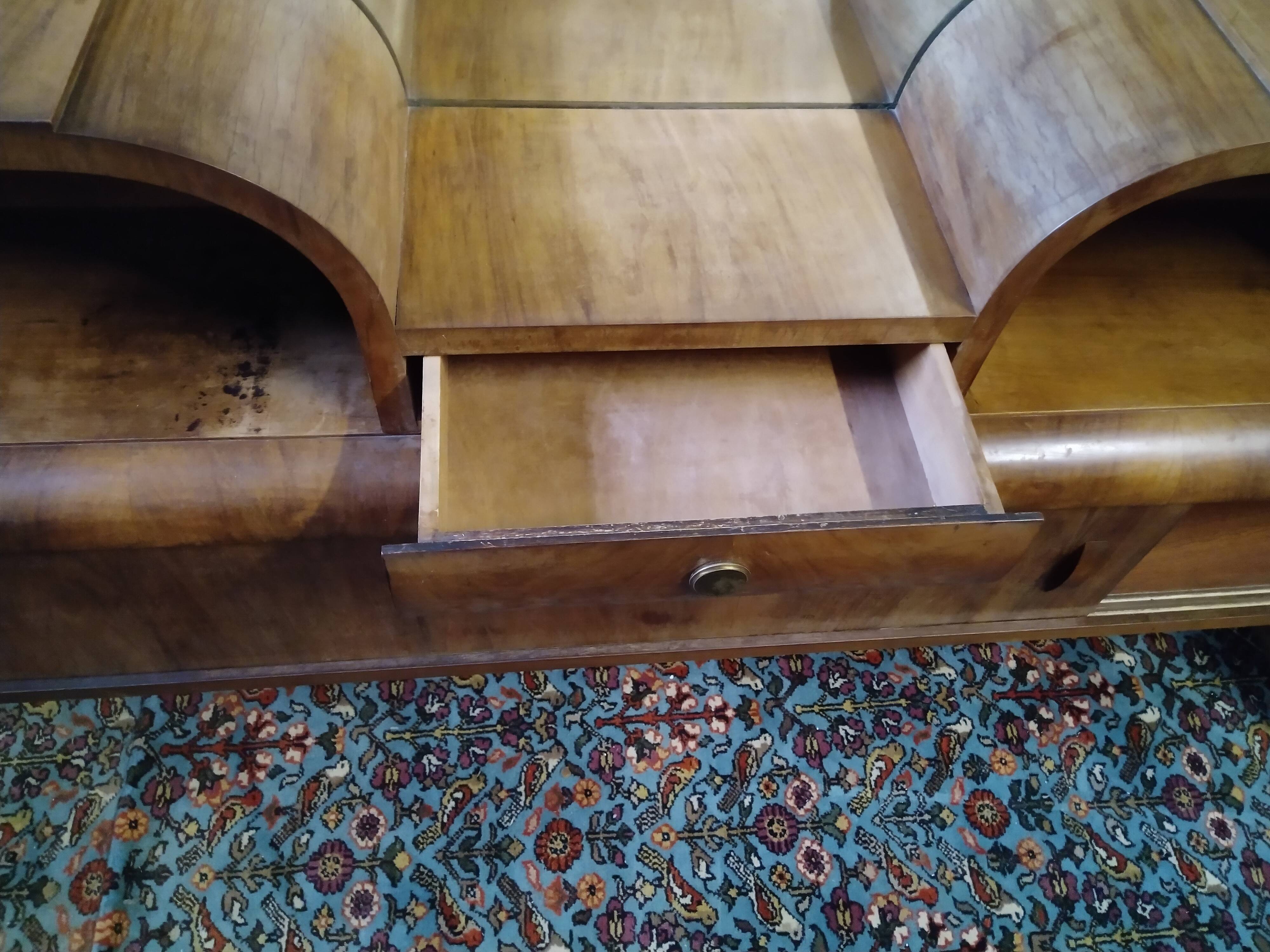 Art deco headboard in walnut bramble