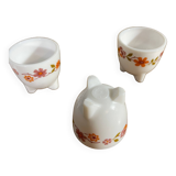 Series of 4 arcopal tripod egg cups