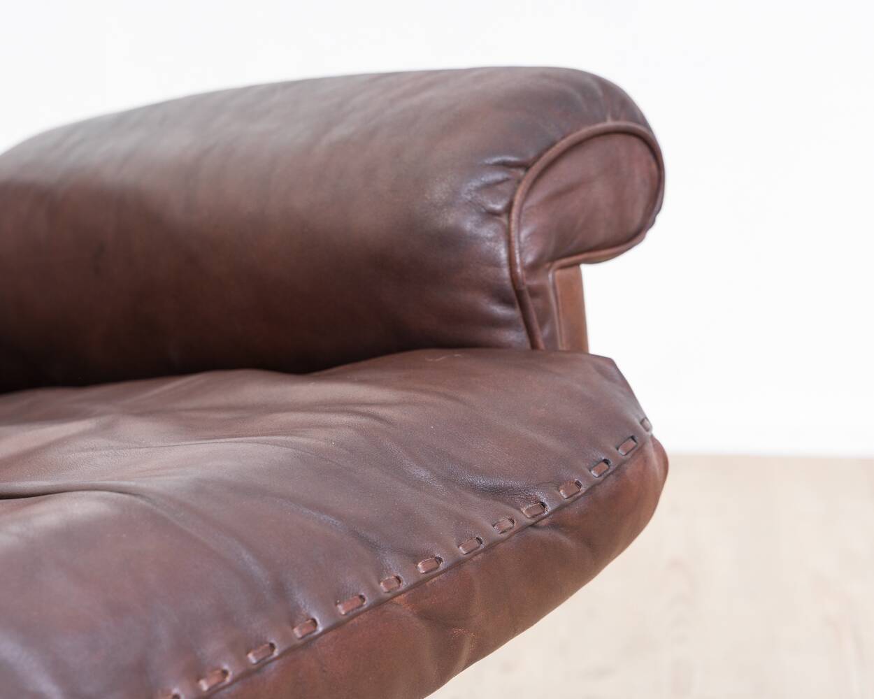 Brown leather swivel armchair by De Sede, model DS 31, 1960s, wine.