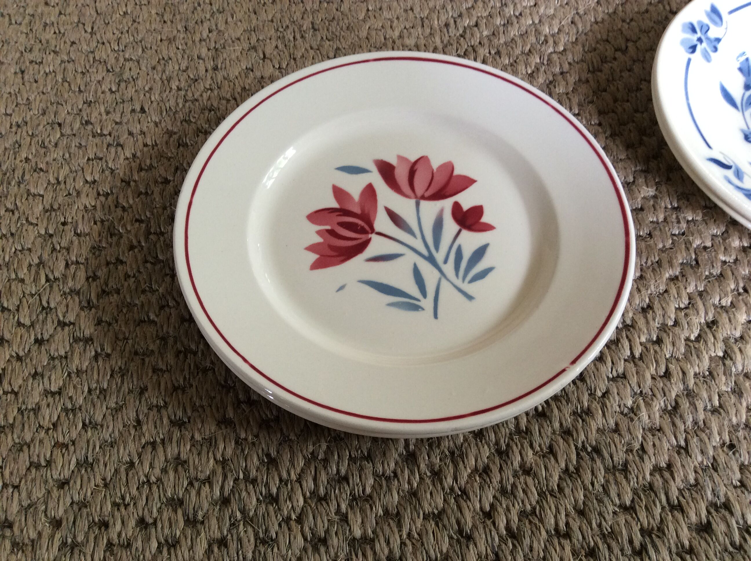 Set of 6 vintage dessert plates