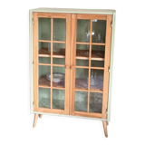Vintage showcase