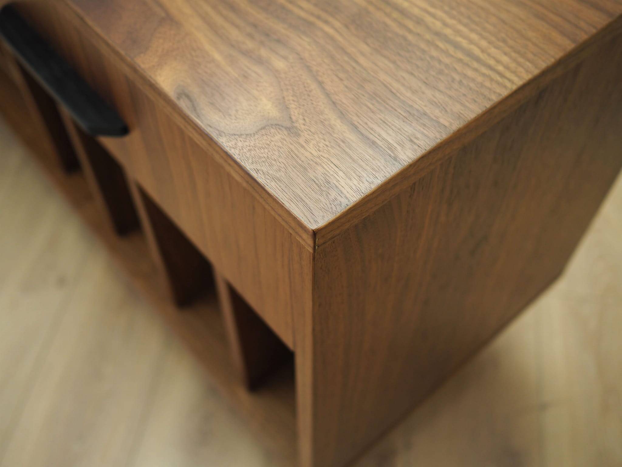 Enfilade en noyer, design scandinave