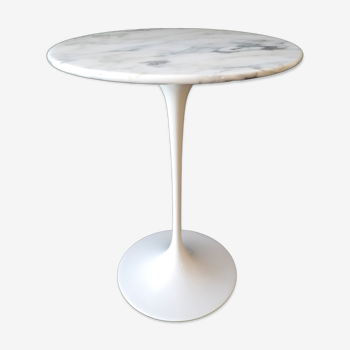 Tulip side table by Eero Saarinen for Knoll International