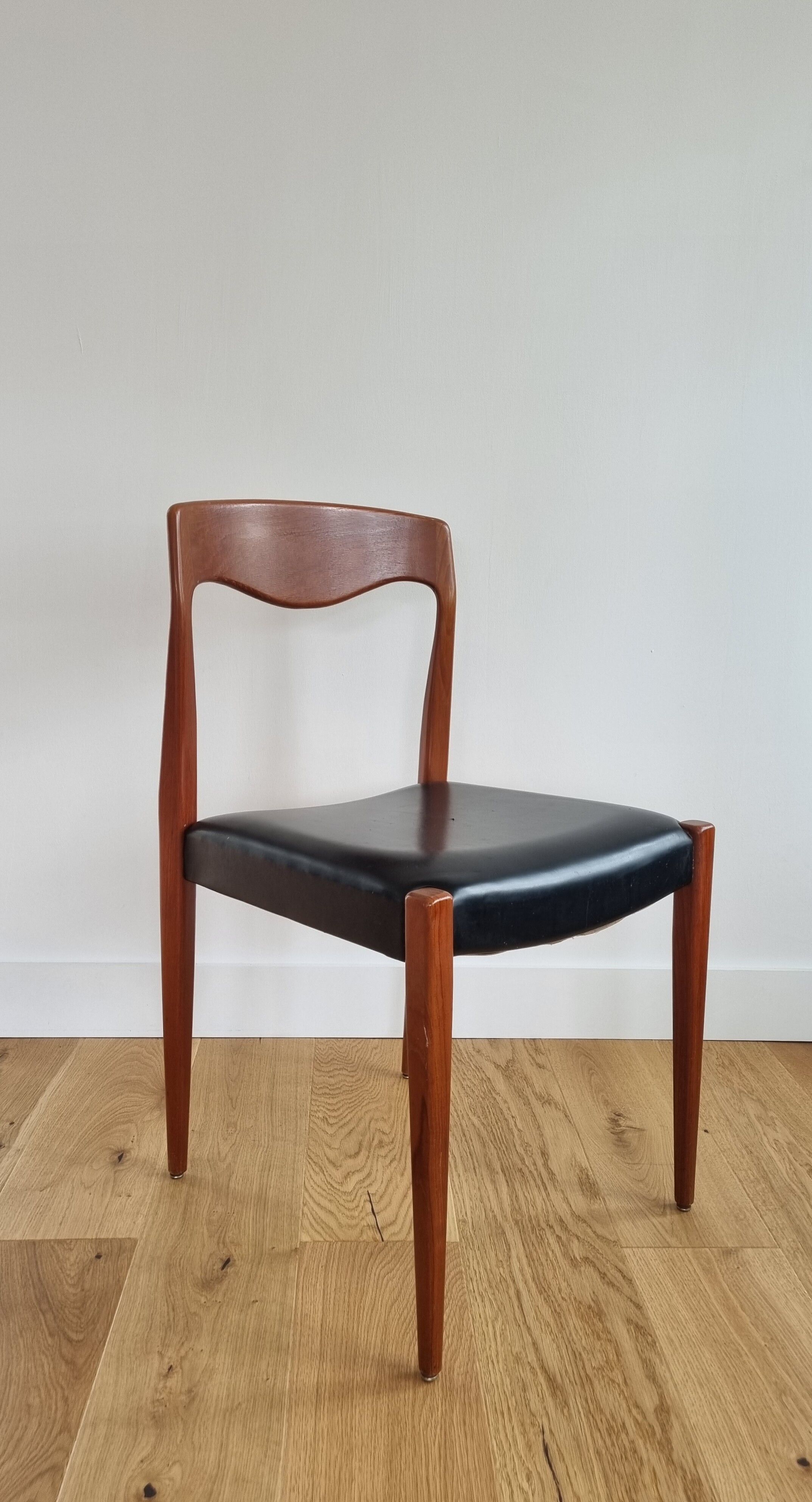 Scandinavian chair
