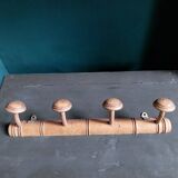 Suite de 4 portes-manteaux en bois