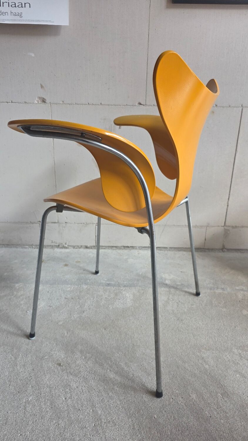 Arne Jacobsen Seaugull by Fritz Hansen