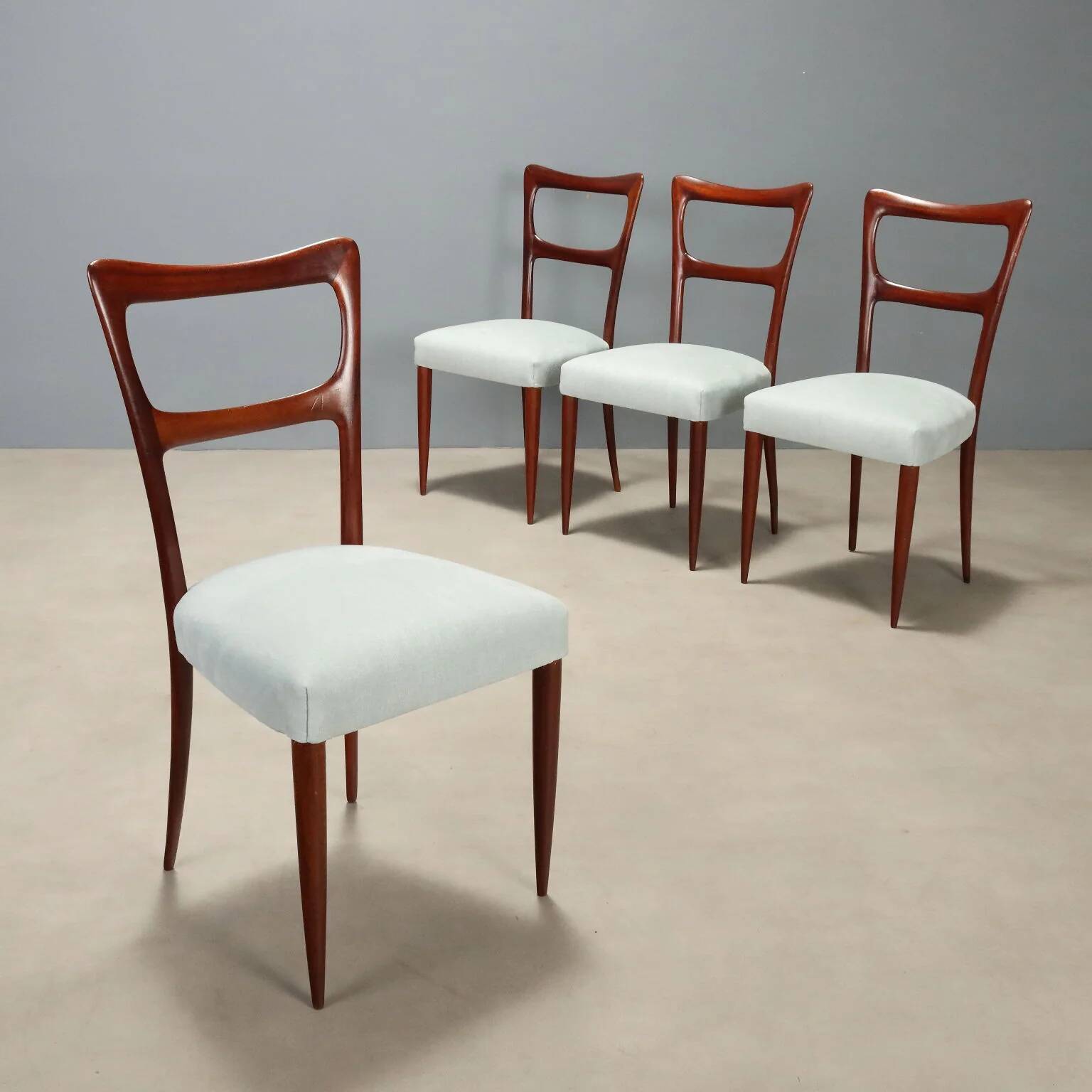 Chaises en bois d’acajou années 1950