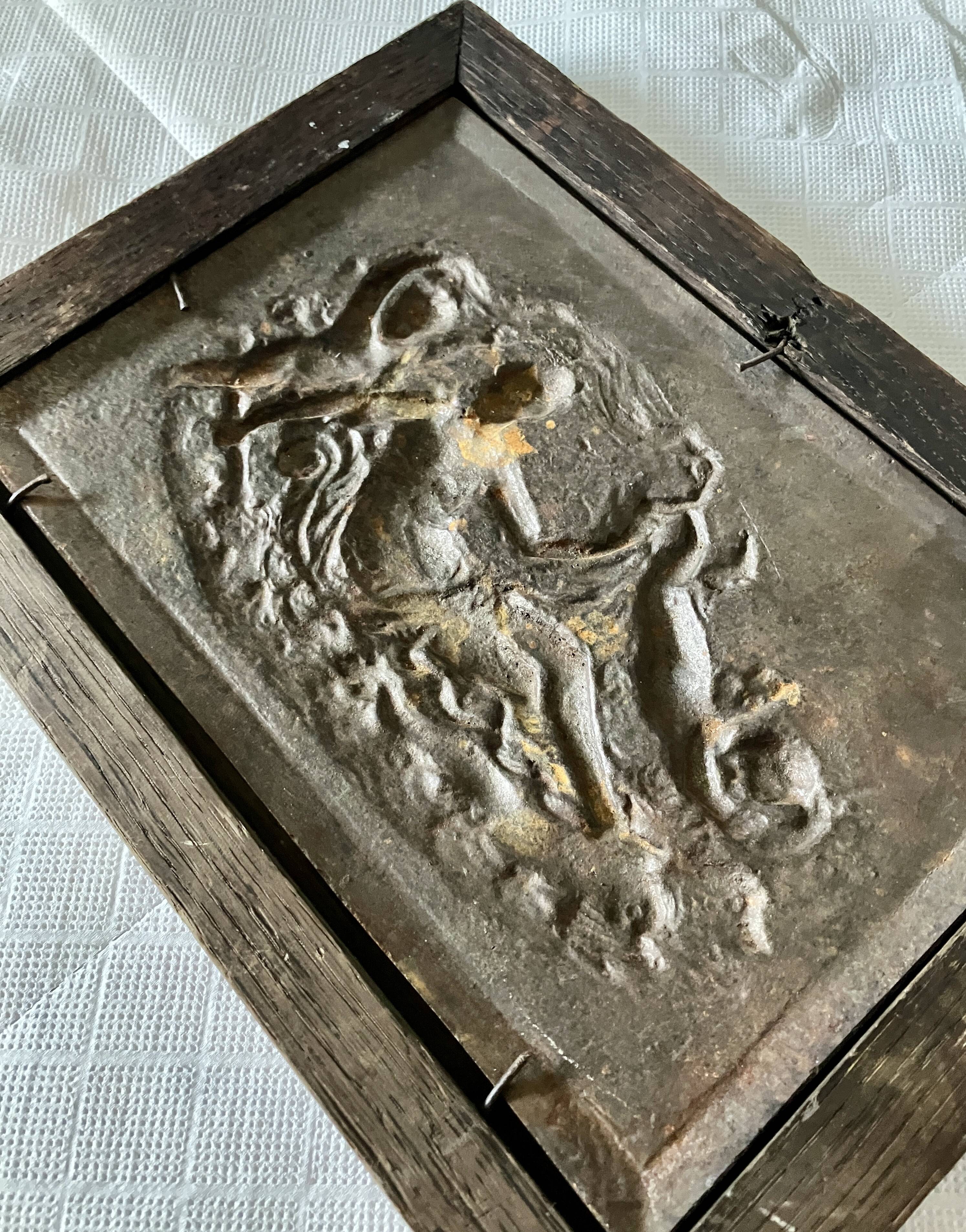 Plaque en bronze "Déesse marine" 19°siécle