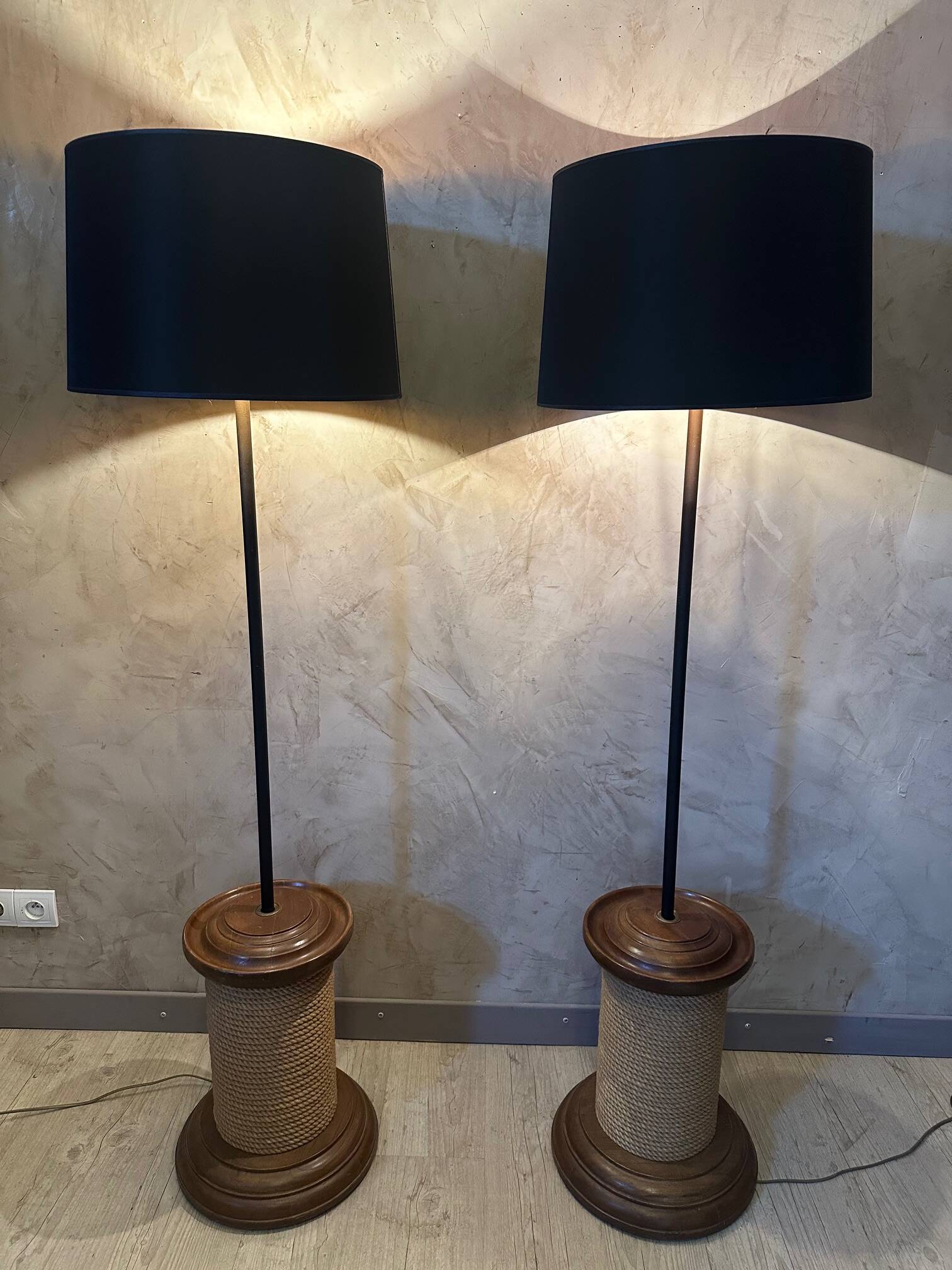 Paire de lampadaire