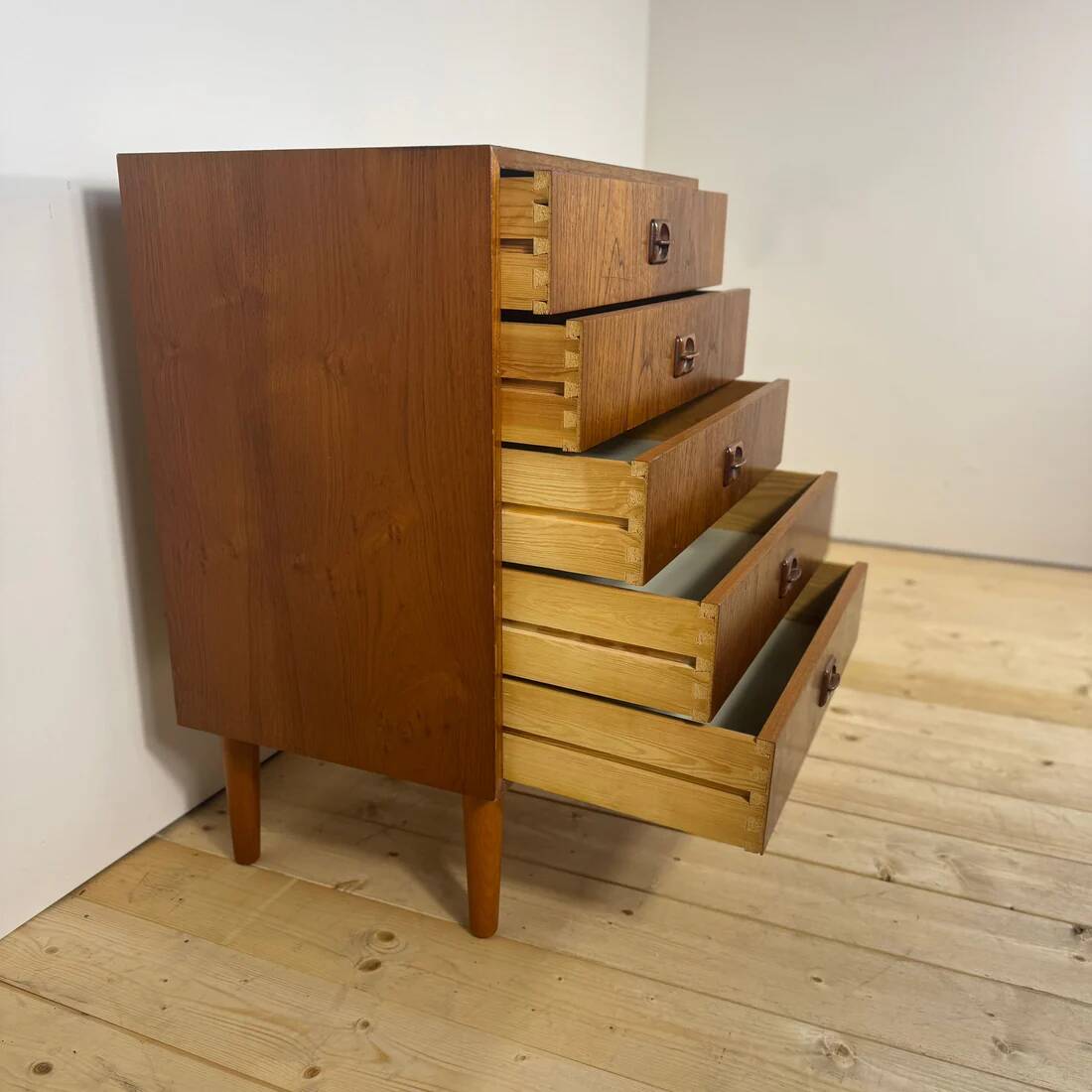 Small teak chest of drawers – Danish mid-century modern design, 1960s