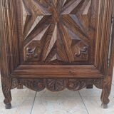 Standing man Louis XIII in oak