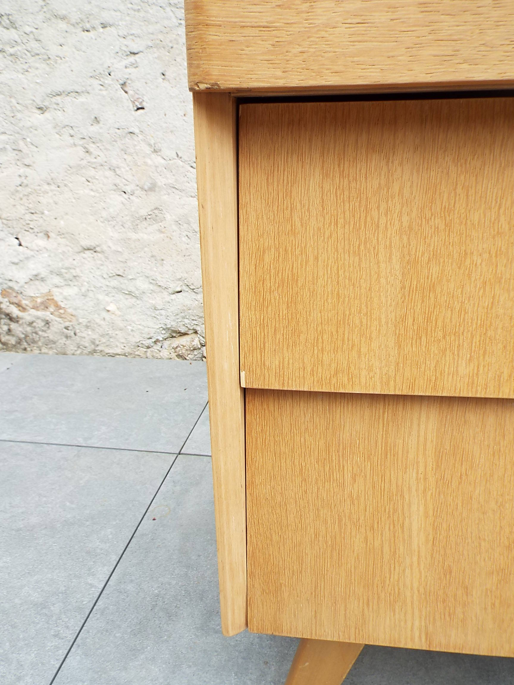 Compass feet dresser