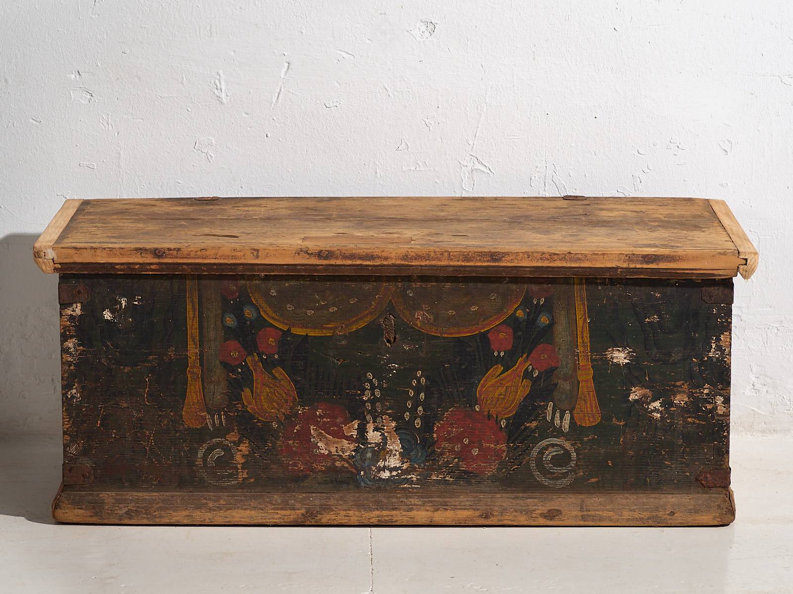Antique small chest with floral motifs (c.1920) #73