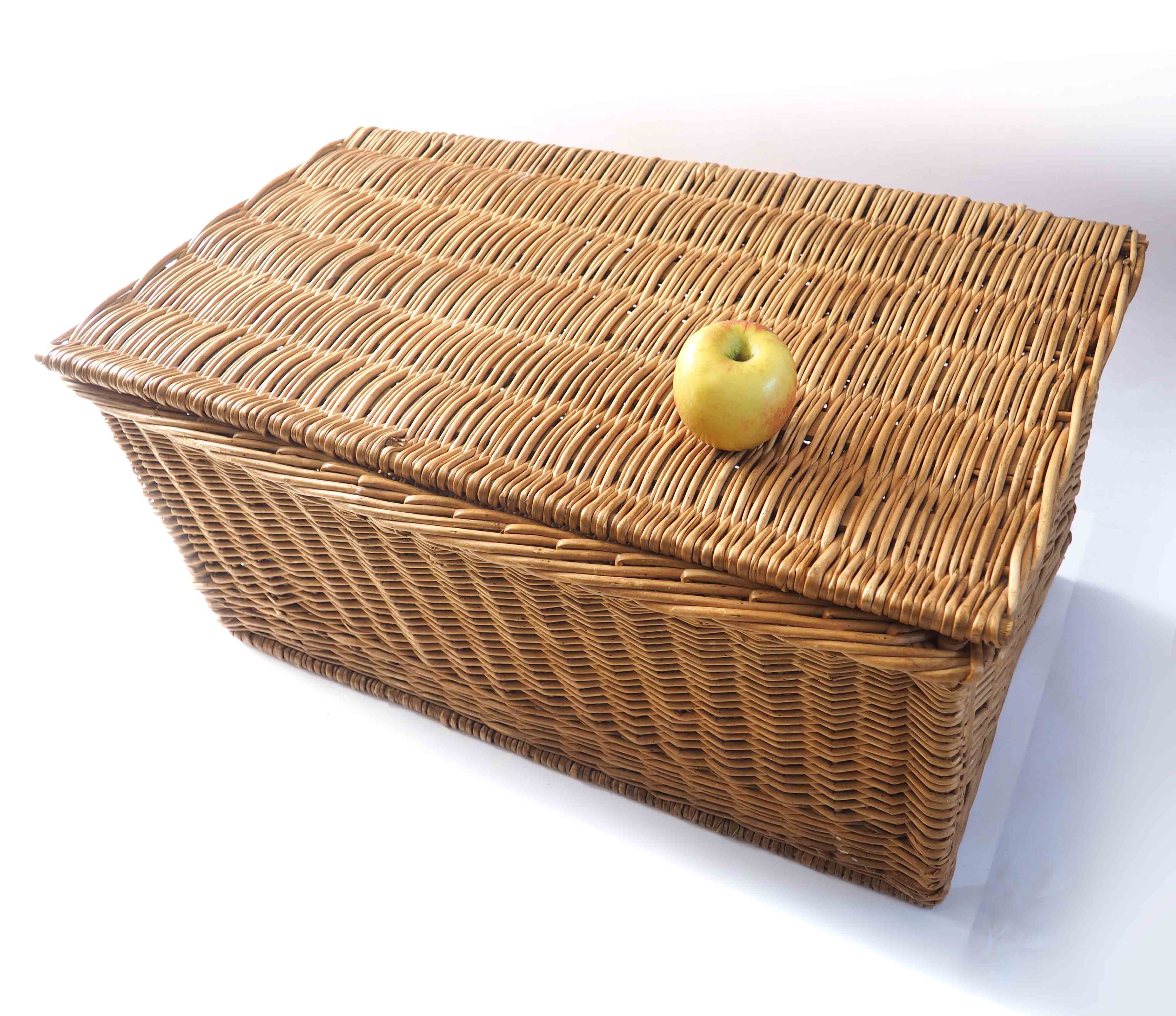 Rattan chest