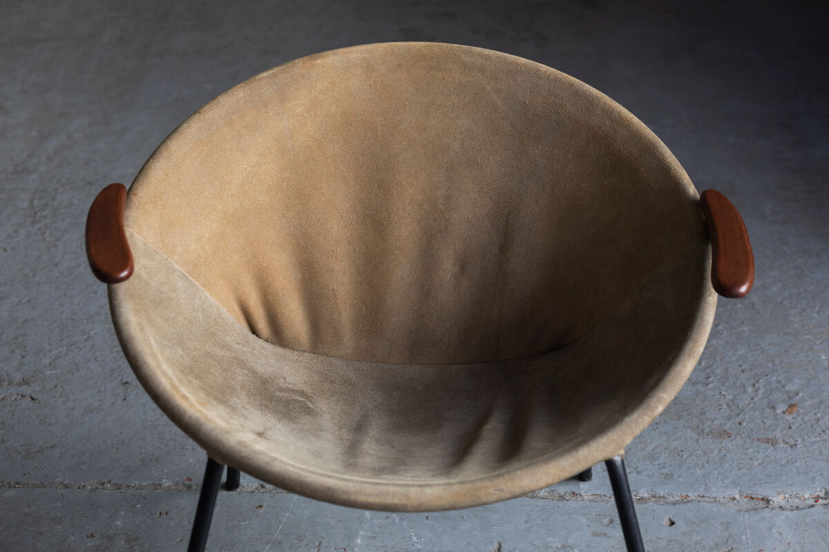 Balloon armchairs by Hans Olsen for Lea design 1960