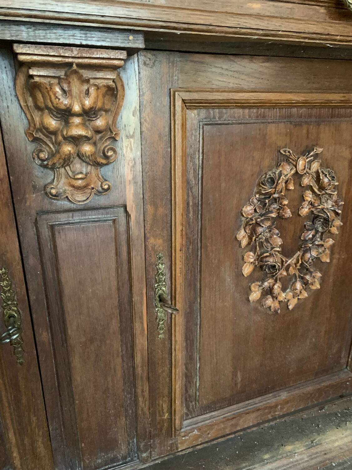 Superb Henri II style carved wooden sideboard, circa 1900