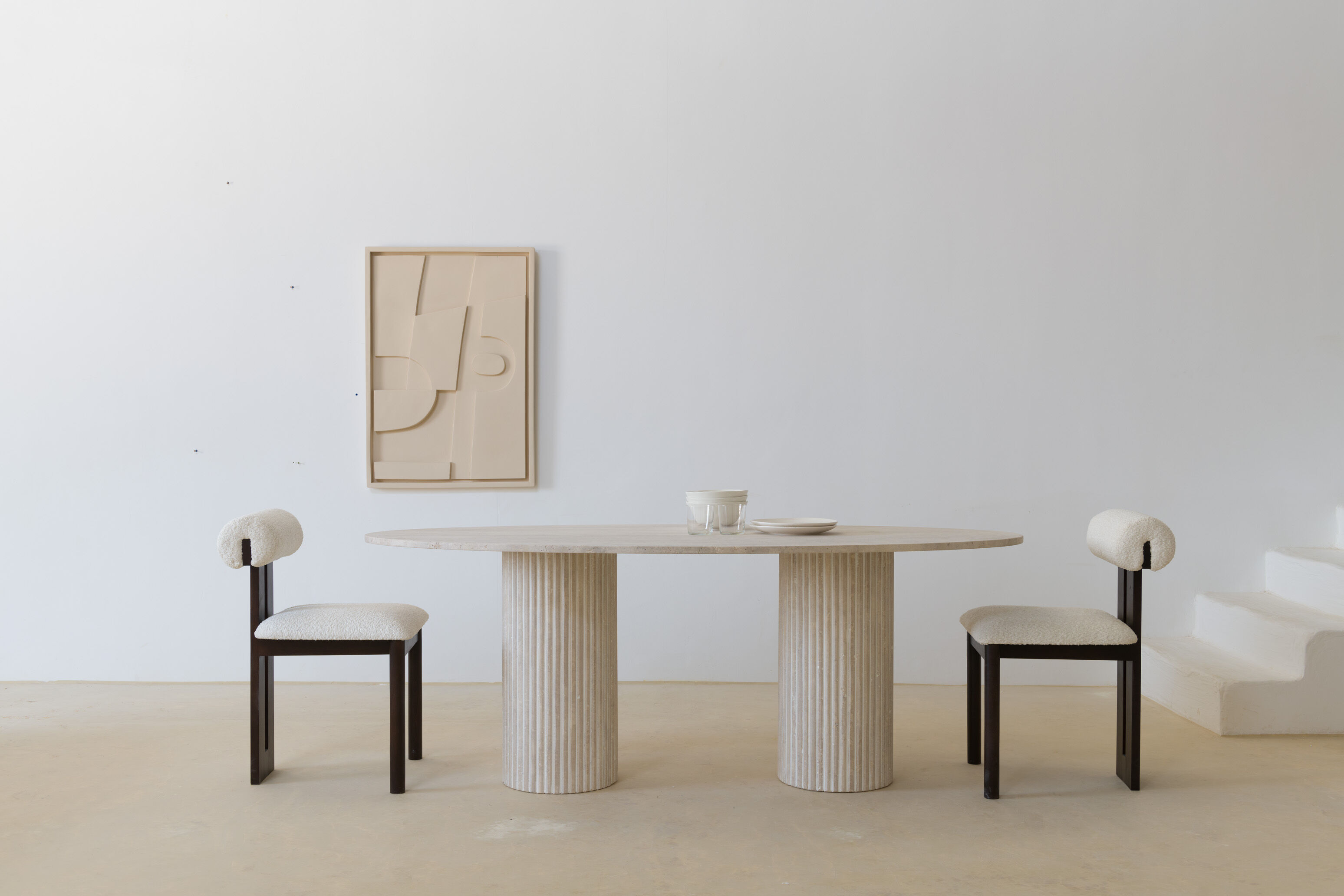 Oval dining table Calypso natural travertine, striated foot 200x100