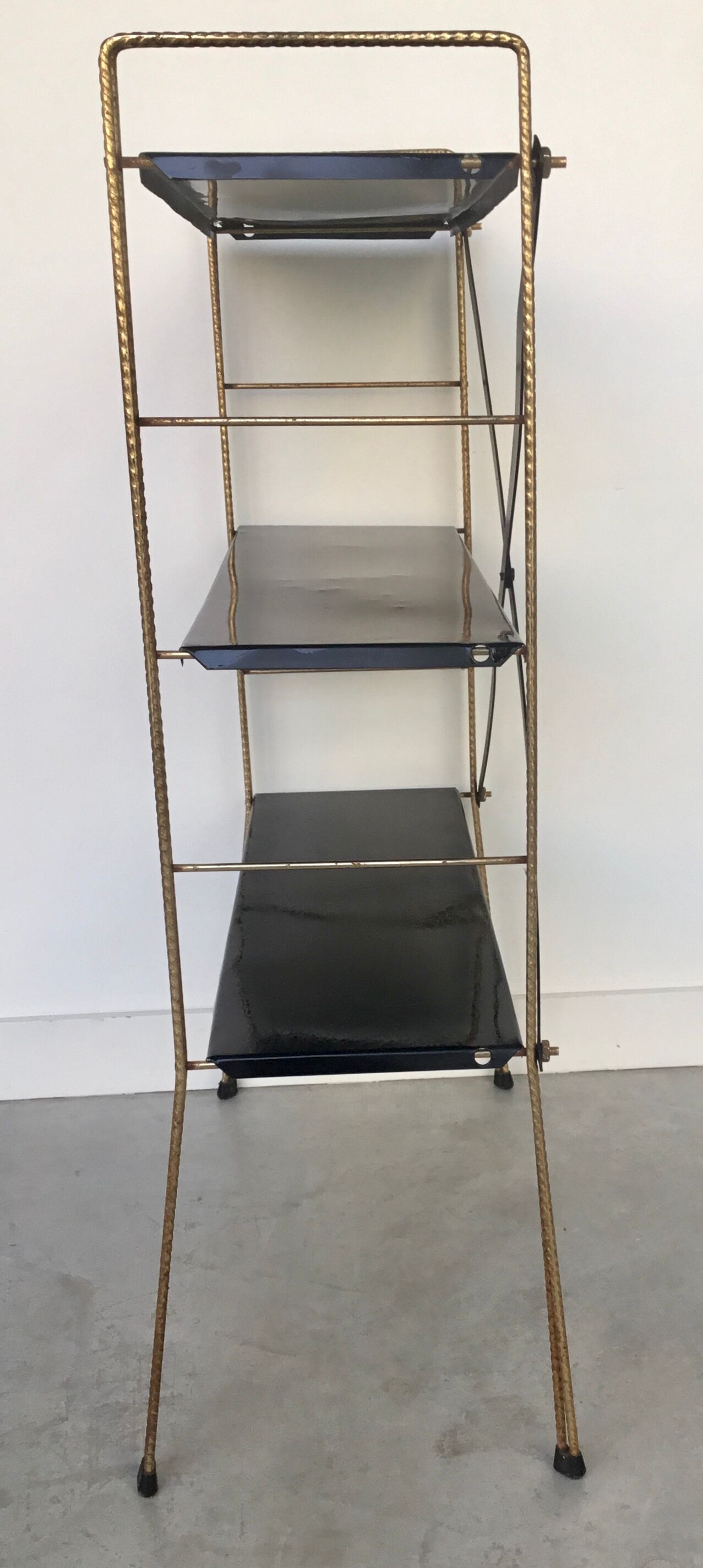 Shelf String metal on feet - vintage 1960