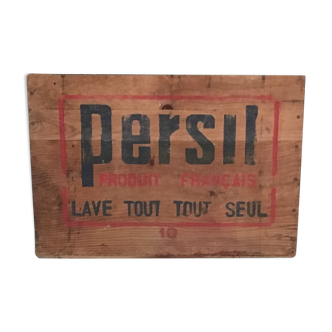 Ancienne boîte en bois contenant des paquets de lessive Persil