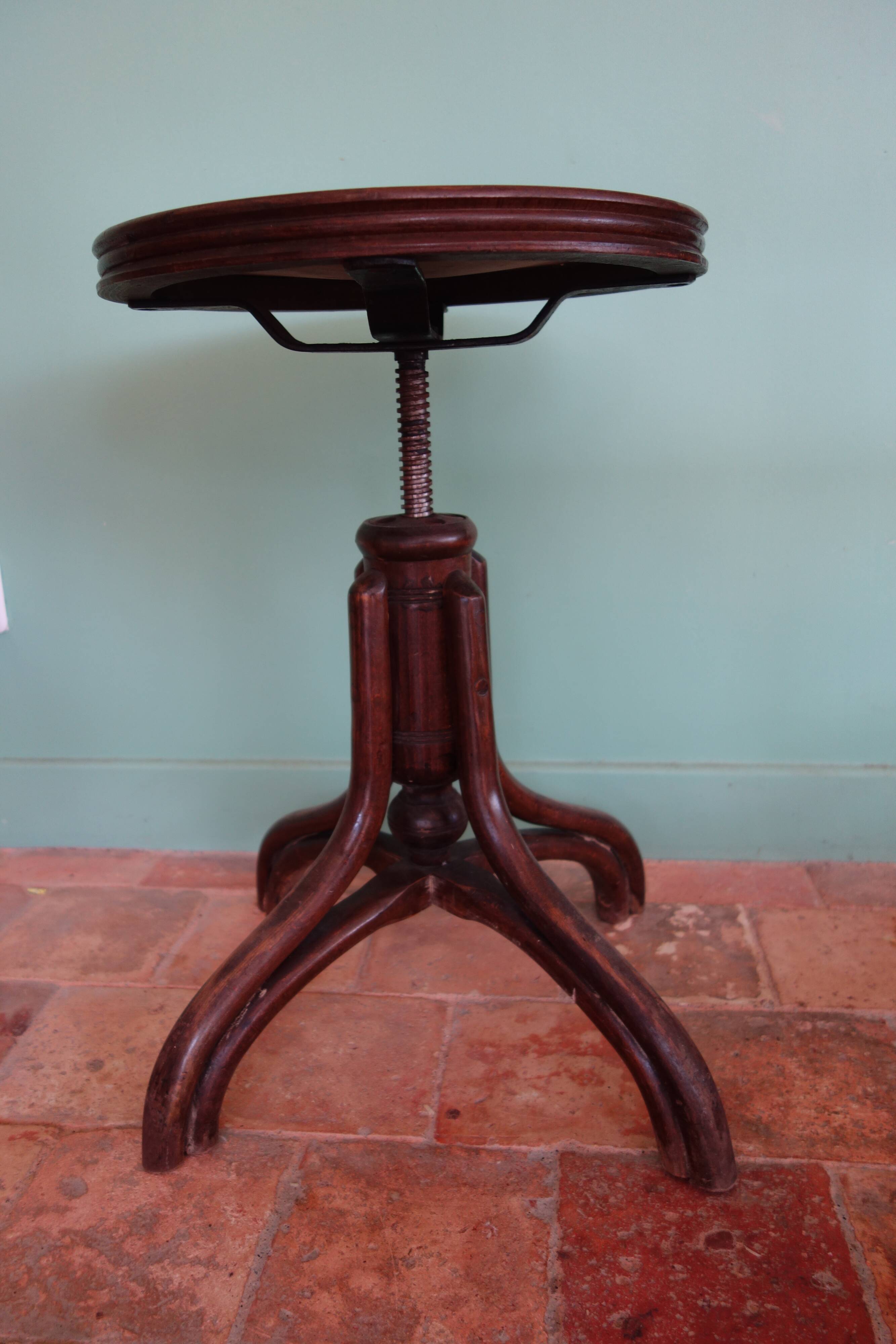 Tabouret Baumann