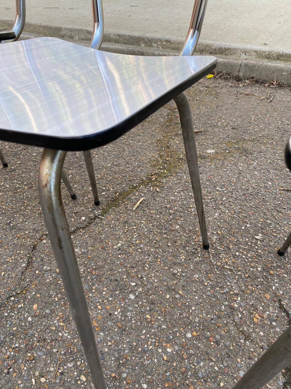 4 chaises de cuisine en formica beige et acier