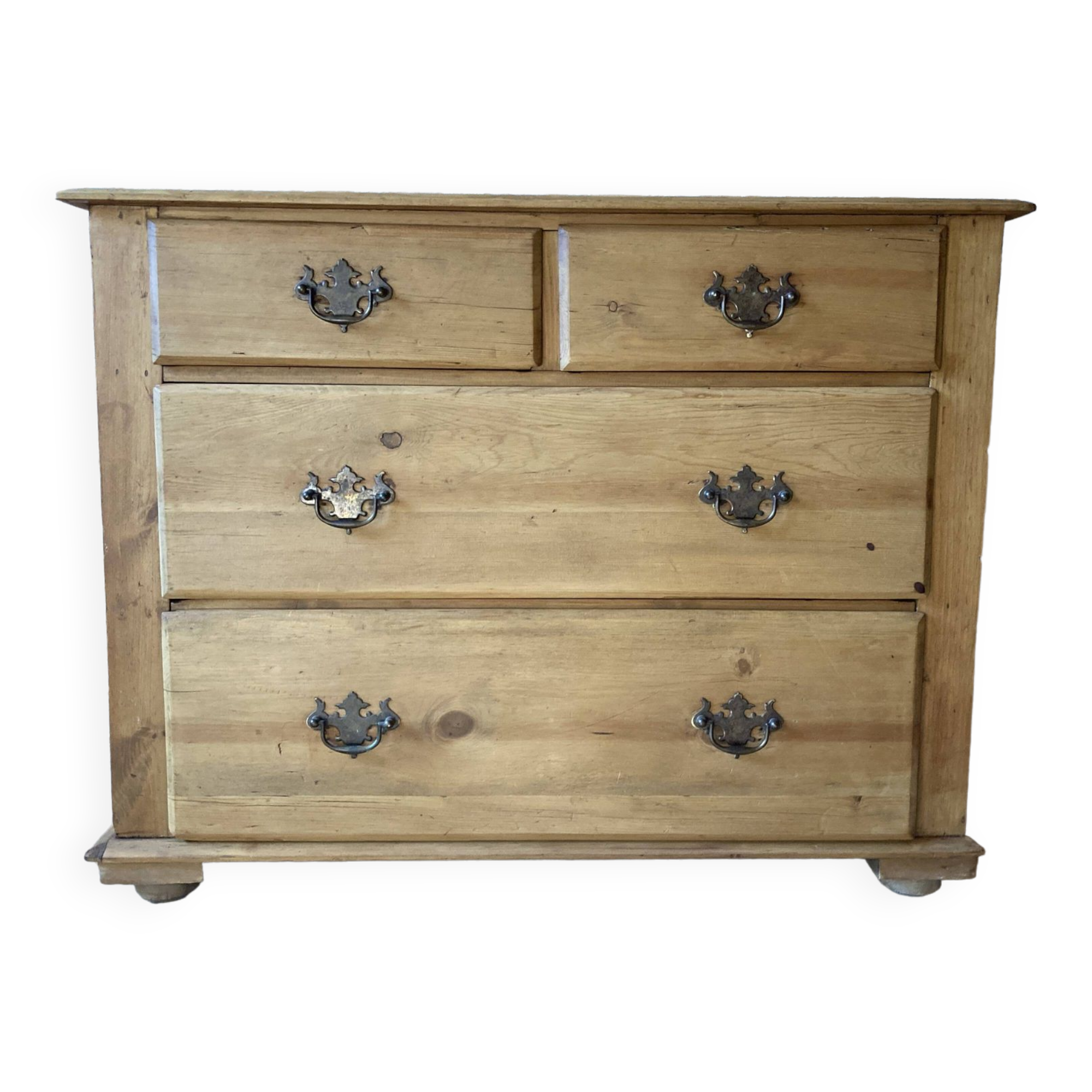 Old 4-drawer chest of drawers in solid pine