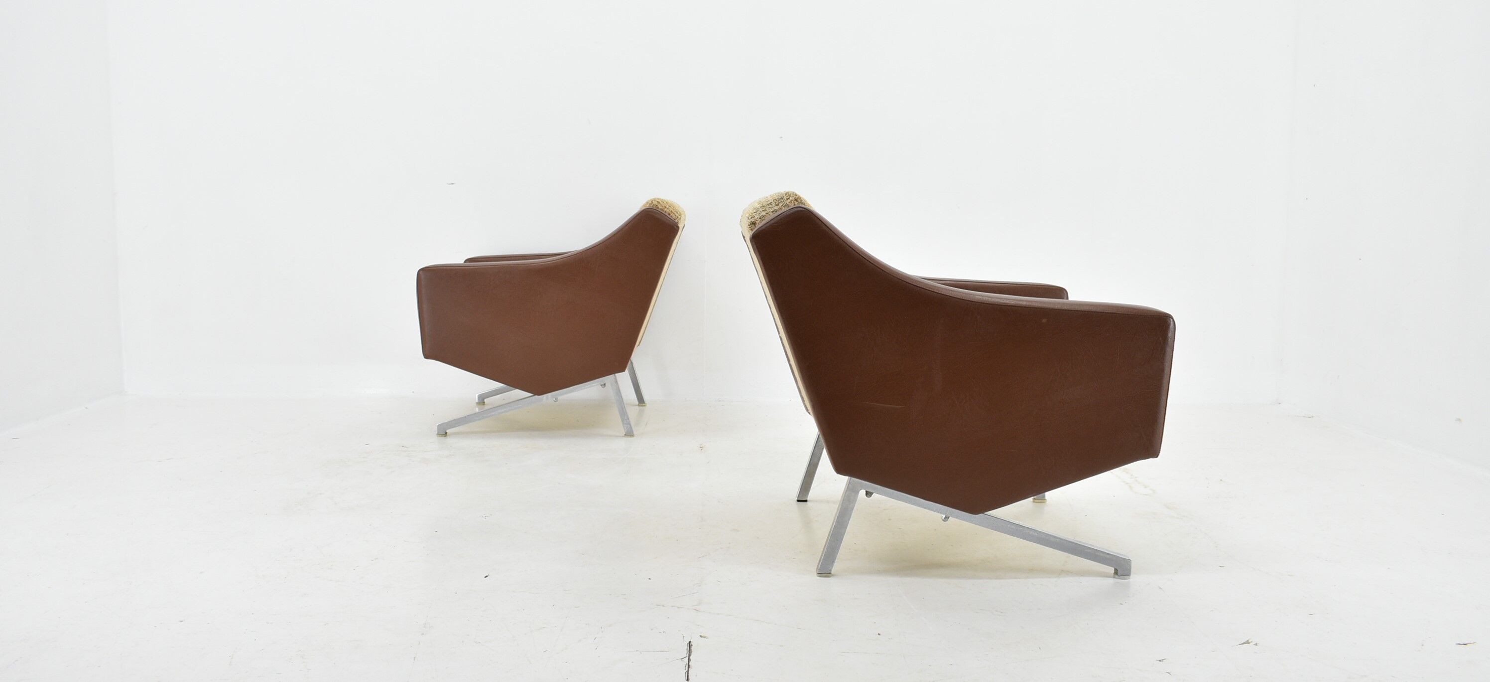 1960s pair of italian armchairs