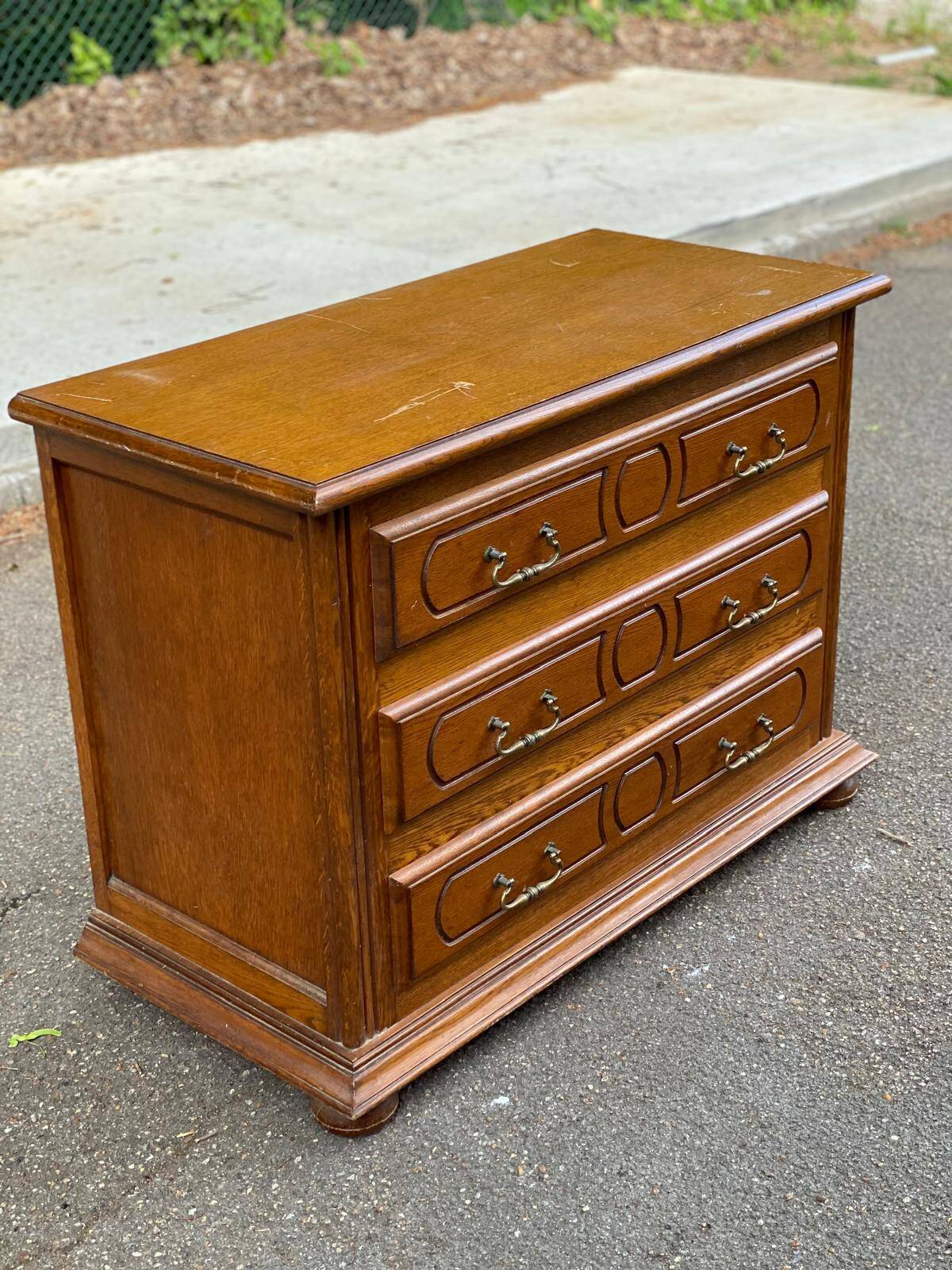 English solid wood chest of drawers with 3 drawers