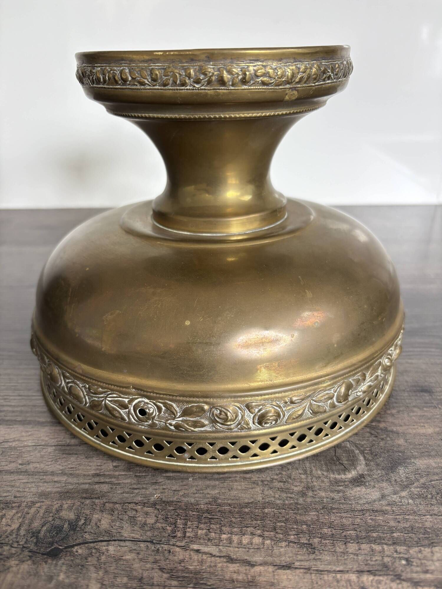 Vintage brass footed bowl, Italian decoration.