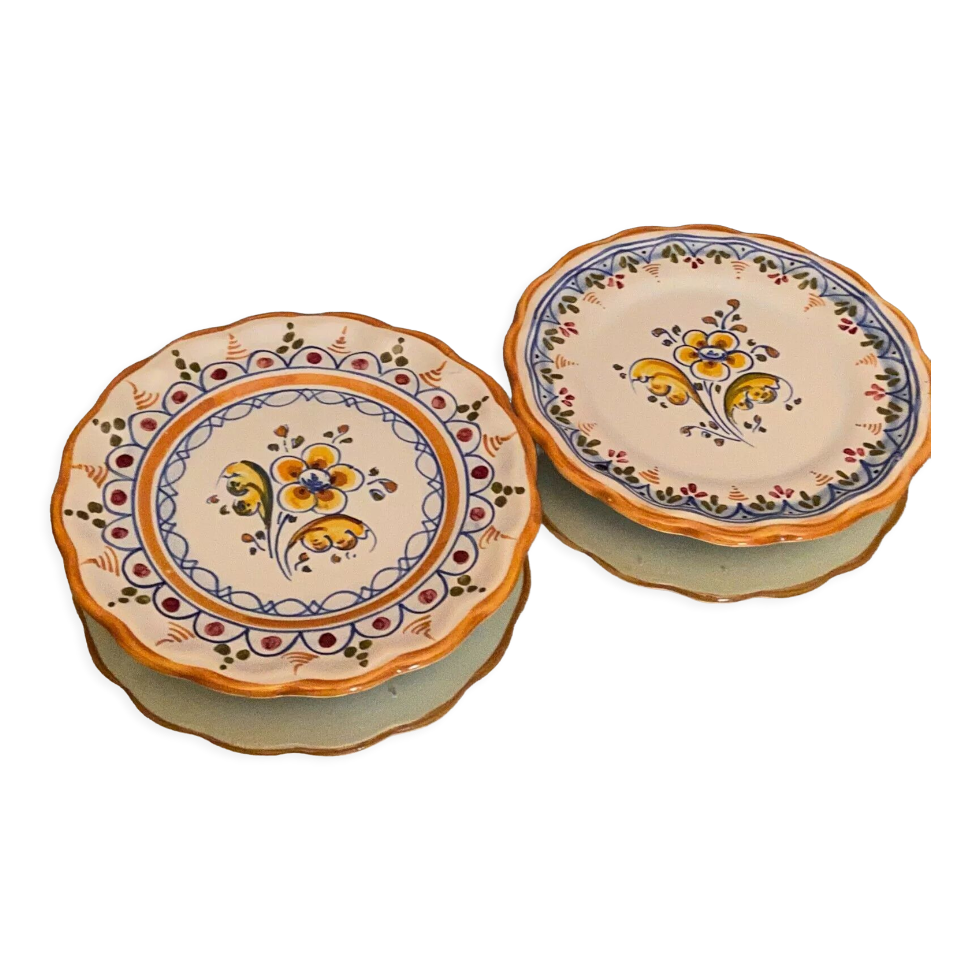 Pair of Talavera earthenware plates with floral decoration