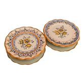 Paire d'assiettes en faïence de Talavera à décor floral
