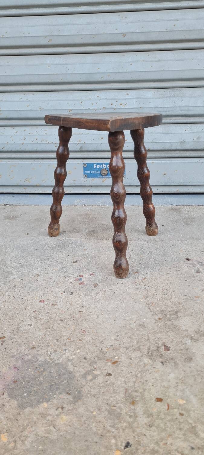 Solid wood tripod stool