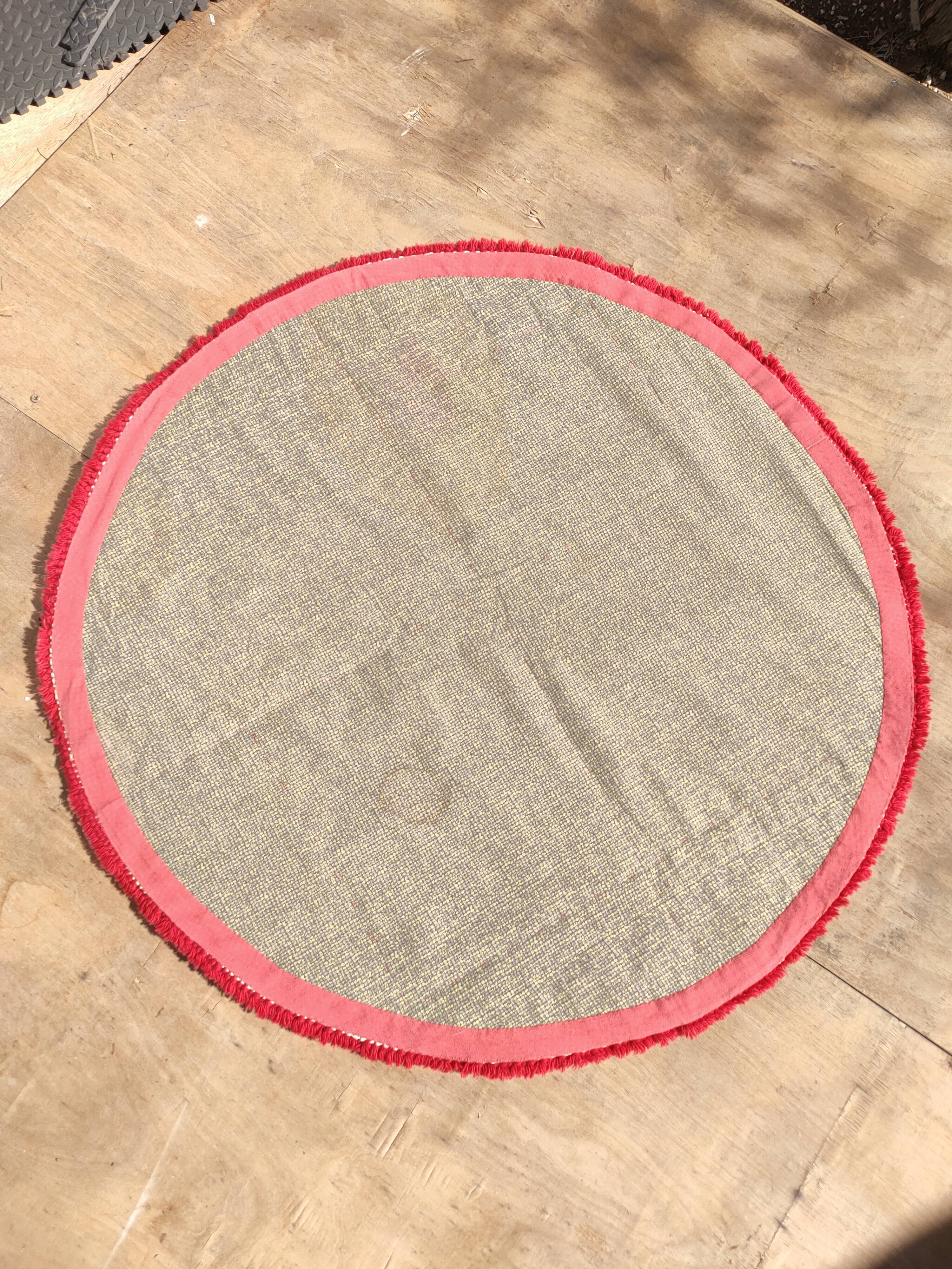 Round carpet vintage 70s wool