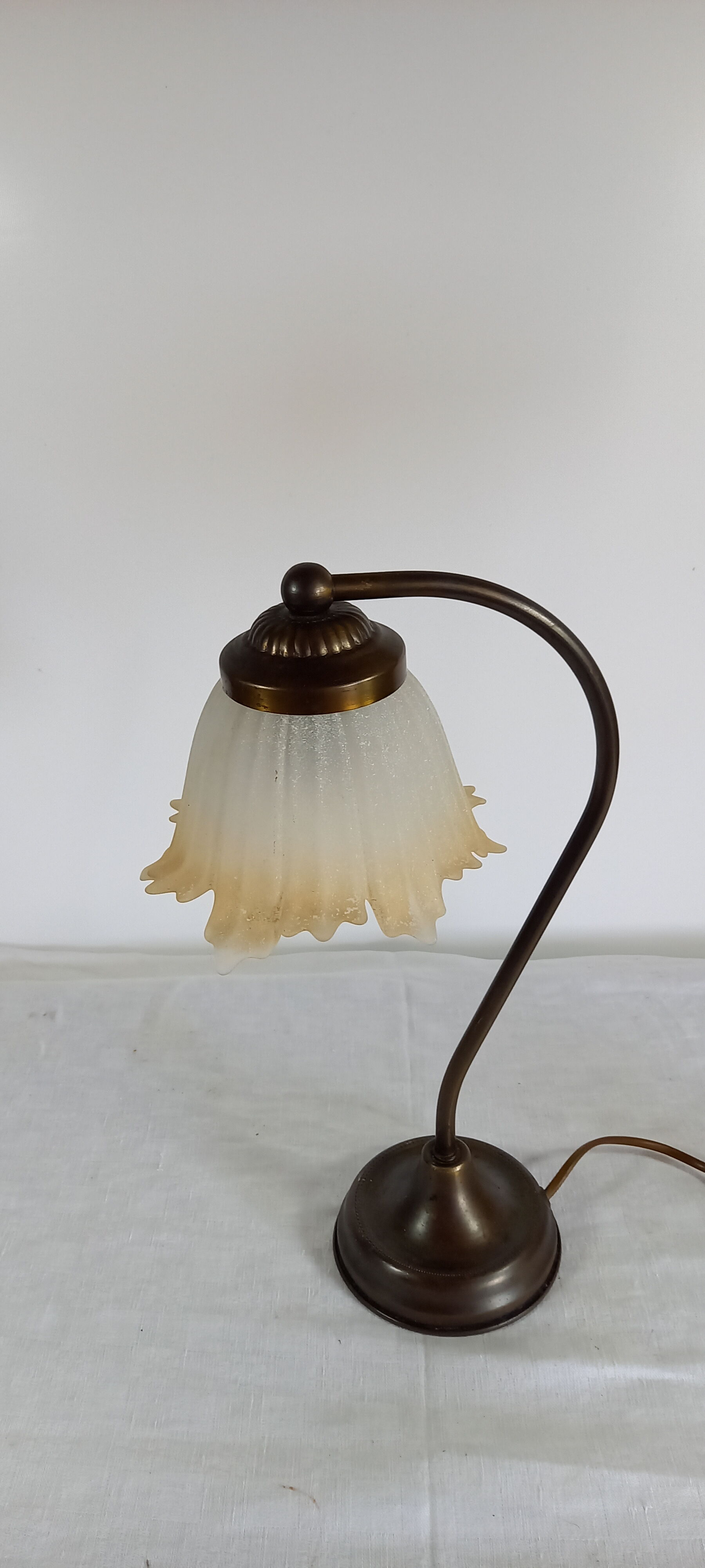 Vintage "tulip" lamp