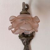 Empire-style Art Deco wall lamp in silver patinated bronze with swan decoration and frosted glass pink