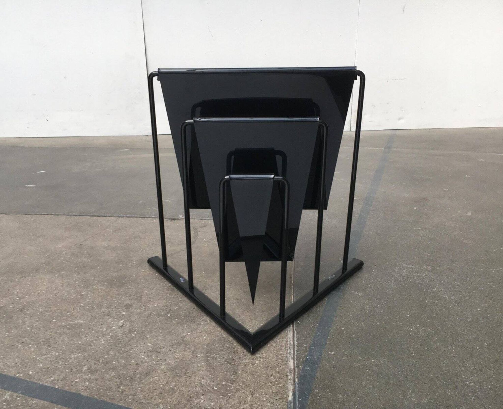 Postmodern vintage magazine rack by Markus Börgens for D-Tec, 1980s.